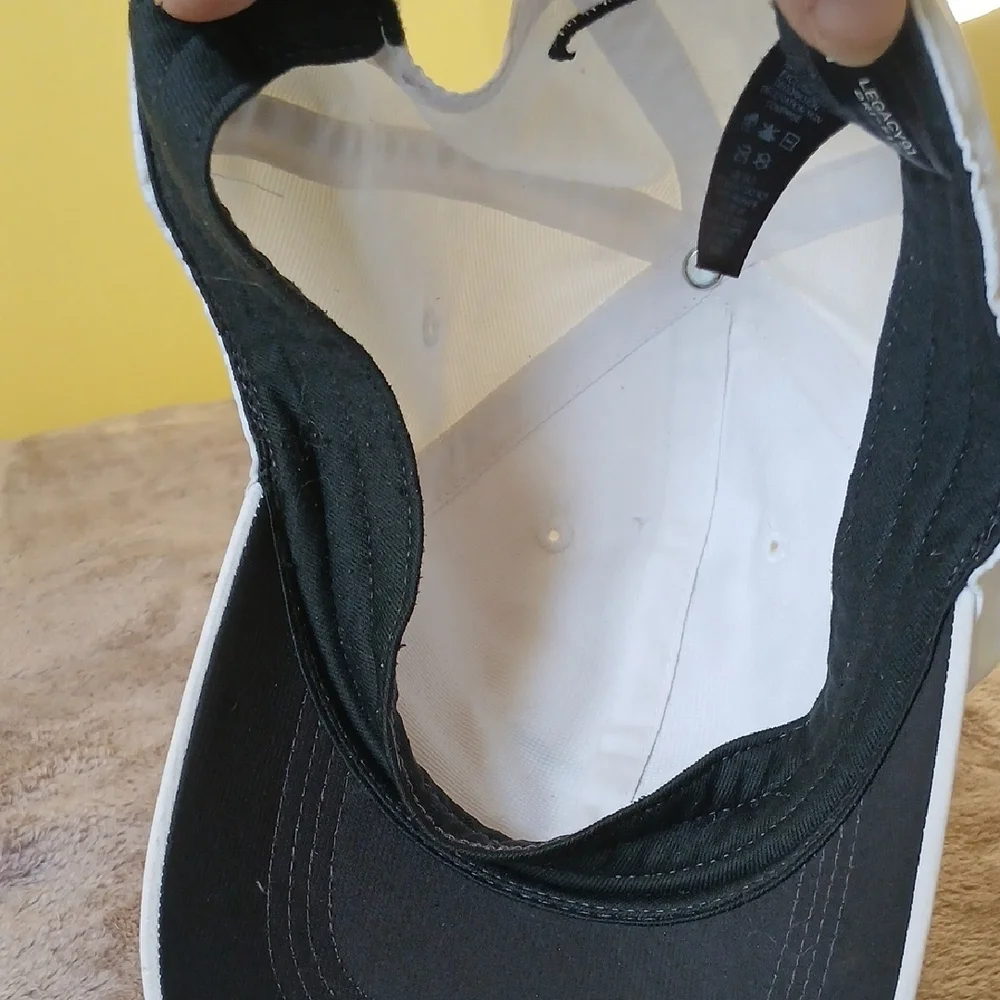 Nike Legacy 91 White & Black Adjustable Cap